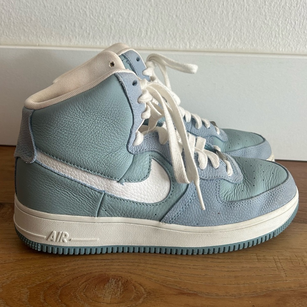 LIKE NEW Nike Womens Air Force 1 High Sculpt